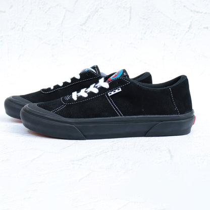 Vans Agah Blackout