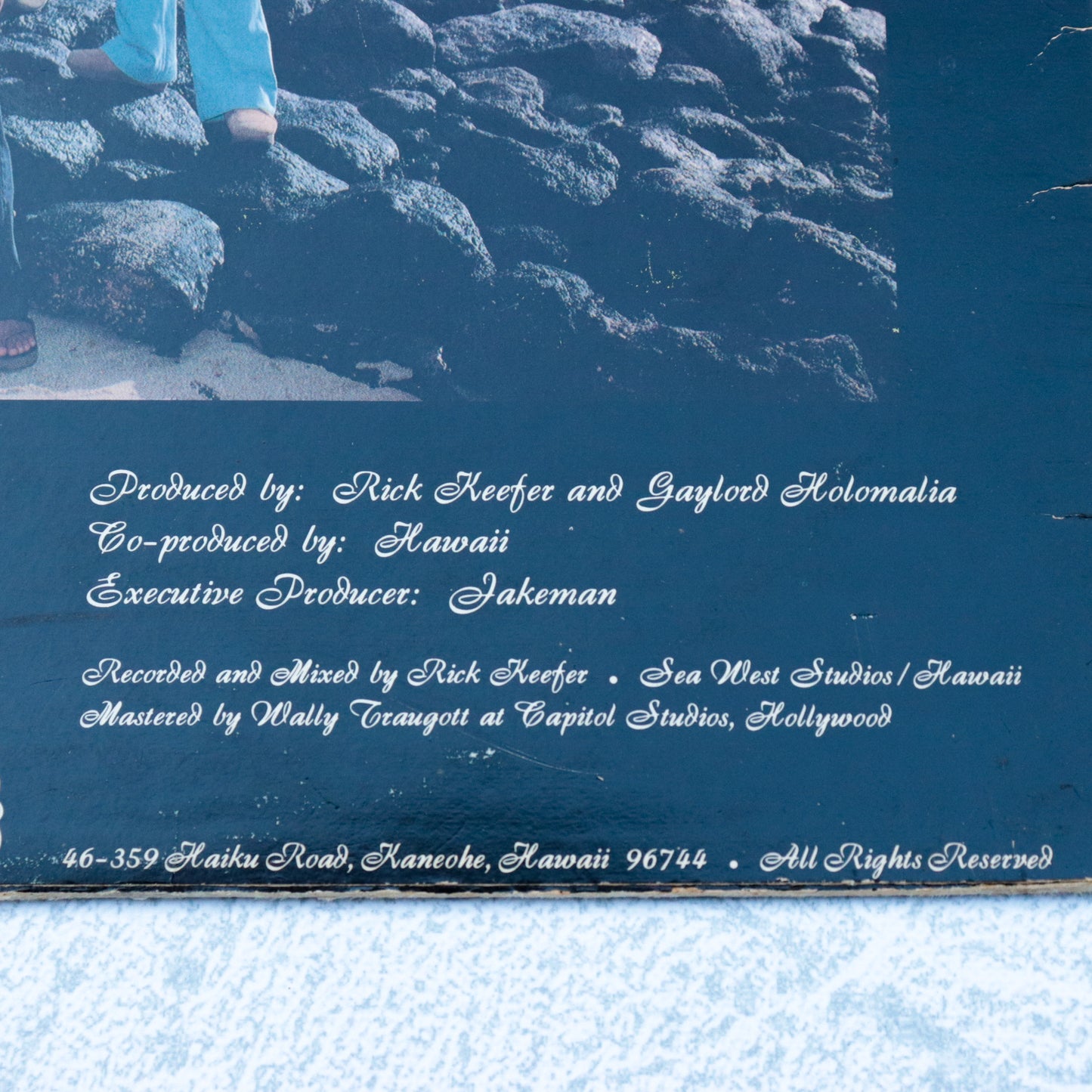 HAWAII / Out Of The Dark