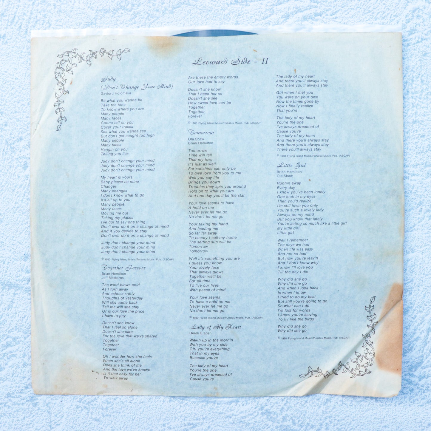 HAWAII / Out Of The Dark