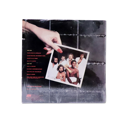 AVERAGE WHITE BAND / Warmer Communications